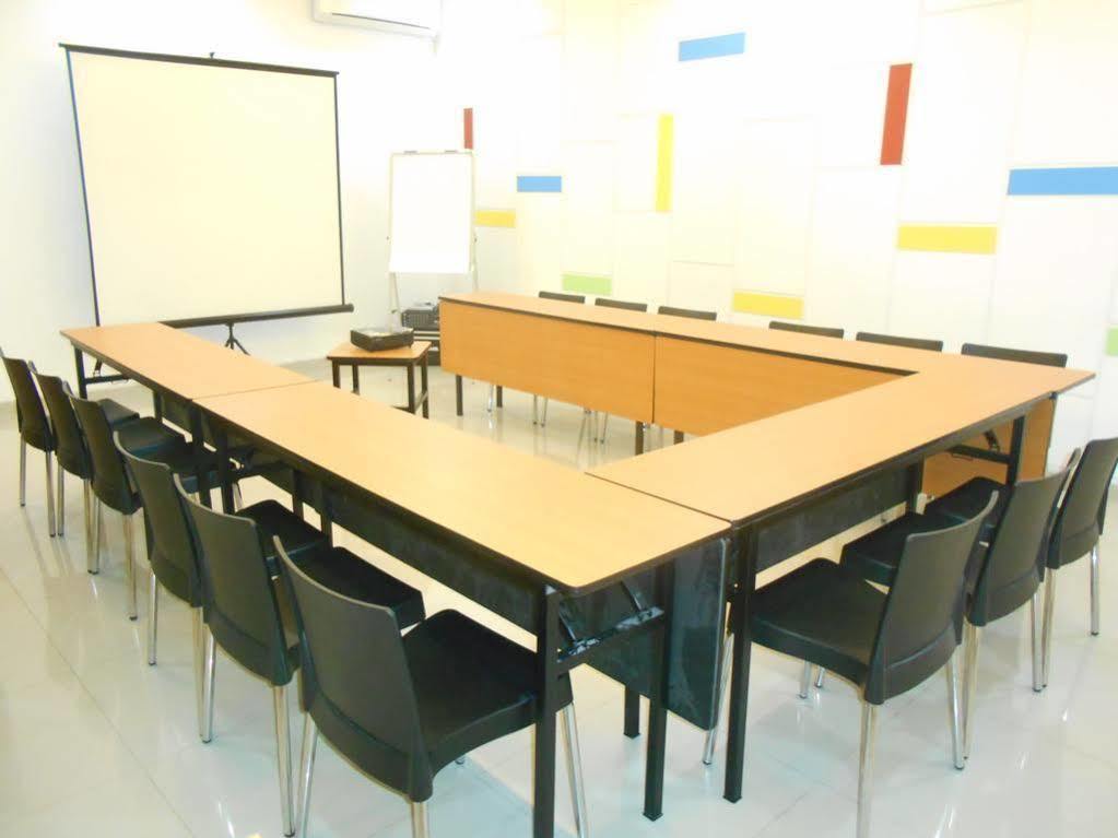 Amaris Nagoya Hill - 2* Batam